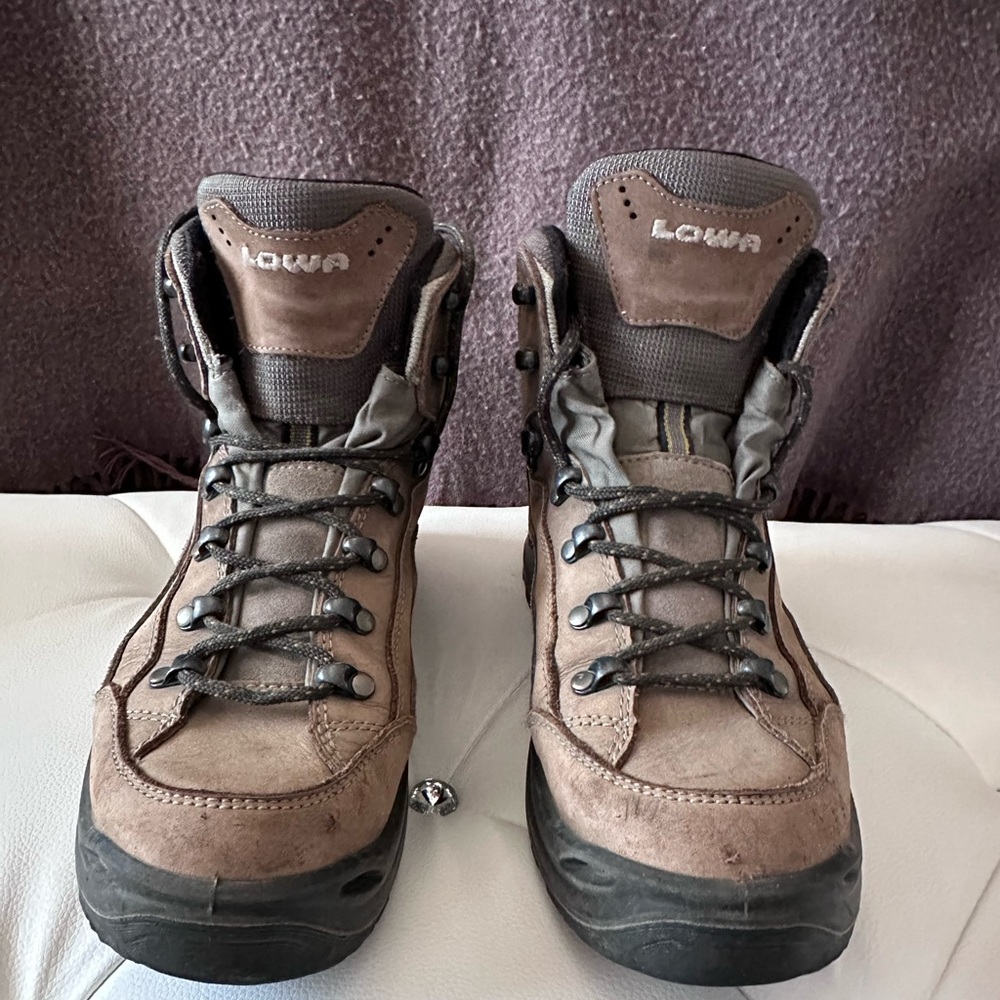 Lowa Womens hiking boot